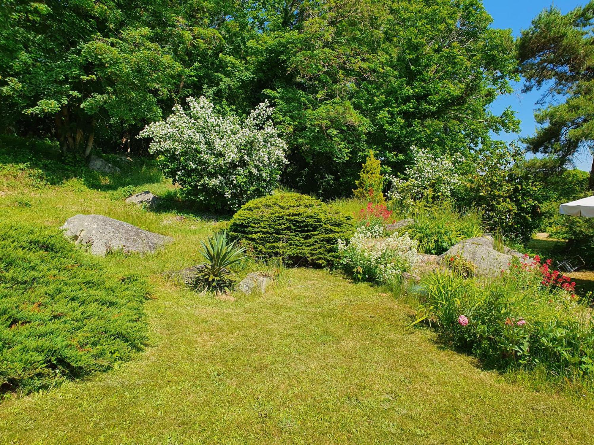 Le Jardin Des Roches Bed & Breakfast Moigny Exterior photo